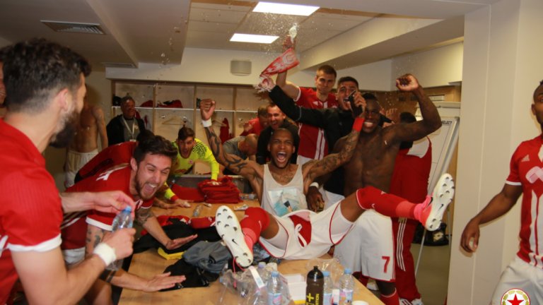 Стамен Белчев вече може да се похвали и с това, че за последния четвърт век той е едва вторият треньор на „Армията“, успявал да бие Левски с три гола разлика.