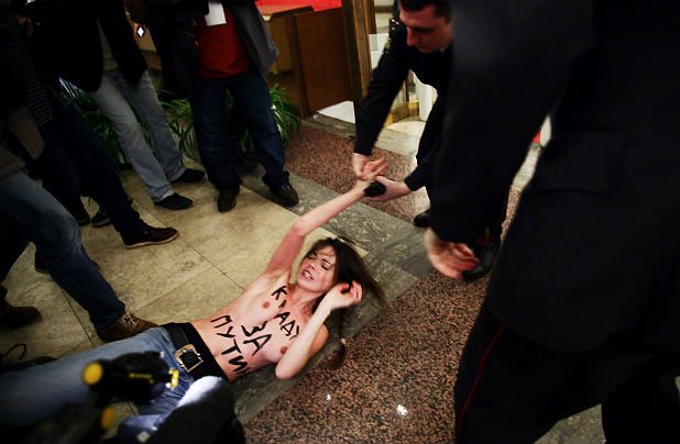 Арестуват активистка от "Фемен" в Русия