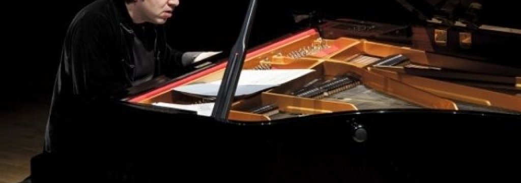 fazil-say-anne-hasretini-konserde-giderdi-6771074_x_1631_o