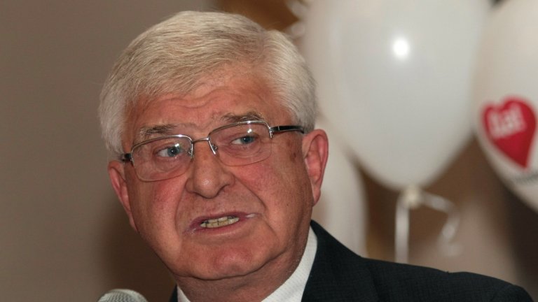 Здравният министър Кирил Ананиев признава за проблема с недостига на кадри