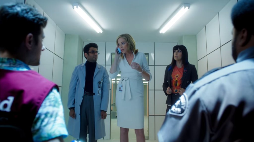 \"Ghosted\" 
Сериалът е комедийната версия на \"Досиетата Х\". Робинсън не вярва в извънземни, докато Скот смята, че жена му е отвлечена именно от тях. Двамата са се събират от държавната агенция по паранормалното. 