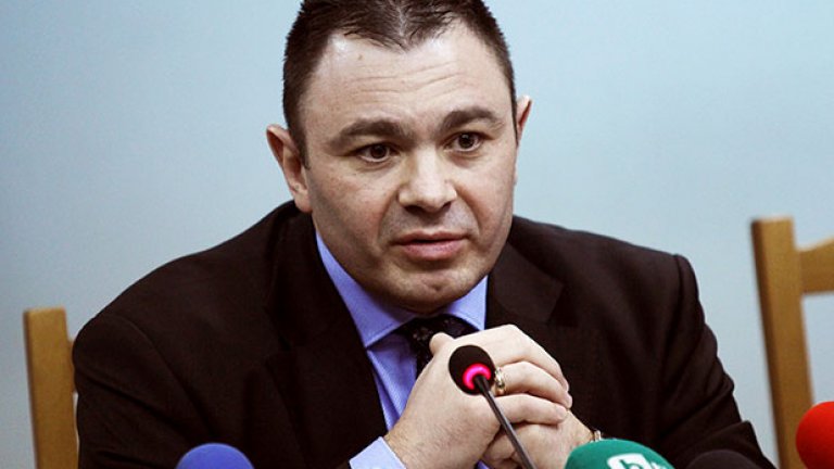 По думите на Лазаров, натискът на ДСБ се е отразил на цялата система на МВР, както и на съдебната система