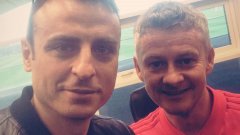 Тази седмица Бербатов беше в клубната база на Юнайтед и успя да поговори със Солскяер и да се снима с него