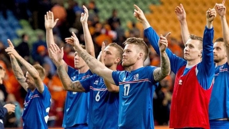 Исландия – къса резервна скамейка
Самият факт, че Исландия – страна с население от 300 000 души – ще играе на европейски футболни финали, и то за първи път – е страхотен. Островитяните играят практичен футбол в система 4-4-2, но им липсват лидерите. Един от тях – Арон Гунарсон игра само три пълни мача за Кардиф през тази календарна година и само един след средата на януари насам. Гунарсон е партньор в средата на терена на голямото име в състава – Гилфи Сигурдсон – от когото се очакват едва ли не чудеса. Чудеса обаче се случват рядко. Но не и никога…
