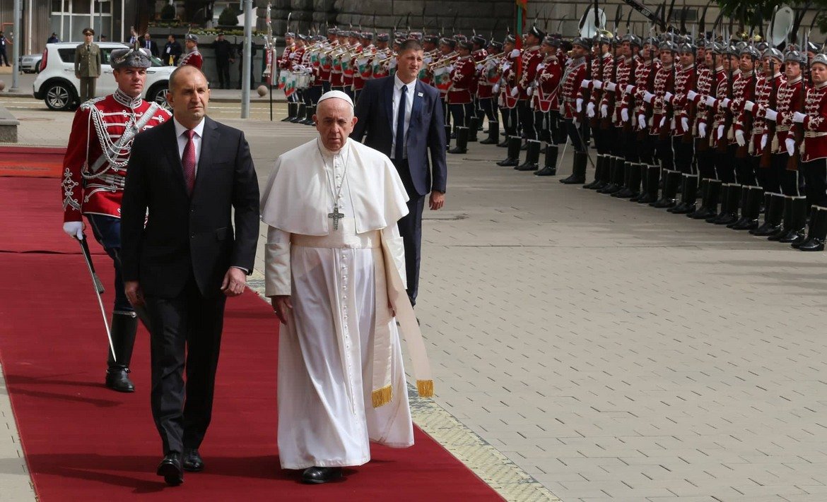 Първо посещение на главата на Католическата църква в България