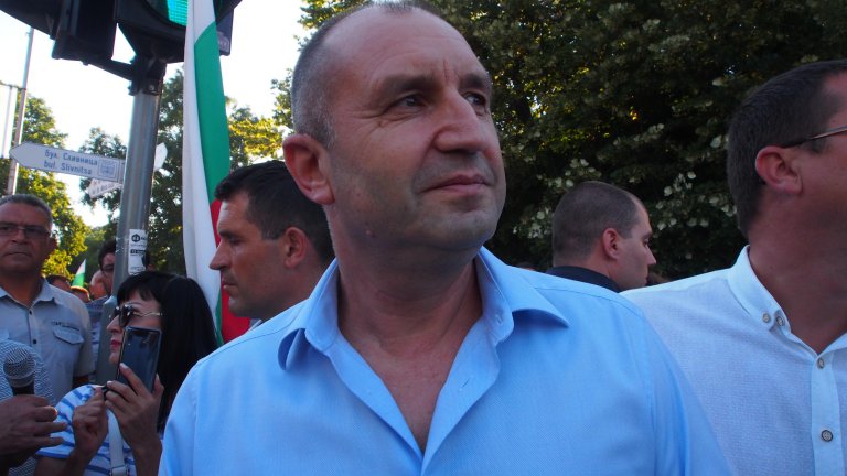 Той призова и полицията, и демонстрантите да избягват провокациите и насилието