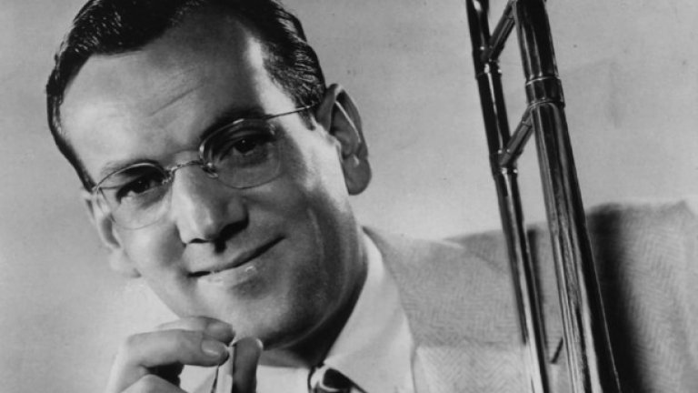 2. Изчезването на Глен Милър 
Глен Милър е най-известният музикант, свързан със суинга през 30-те и 40-те години в САЩ. През 1942 г. той се записва като доброволец във ВВС на САЩ, където ръководи оркестър, свирещ за войските.
На 15 декември 1944 г. той се качва на еднодвигателен UC-64 Norseman за кратък полет от Великобритания до Париж. Самолетът и всички трима намиращи се на борда му изчезват някъде над Ламанша. Останките му така и не са открити.
Смята се, че карбураторът на самолета е отказал в студеното време, тъй като това е бил често срещан проблем при този модел.