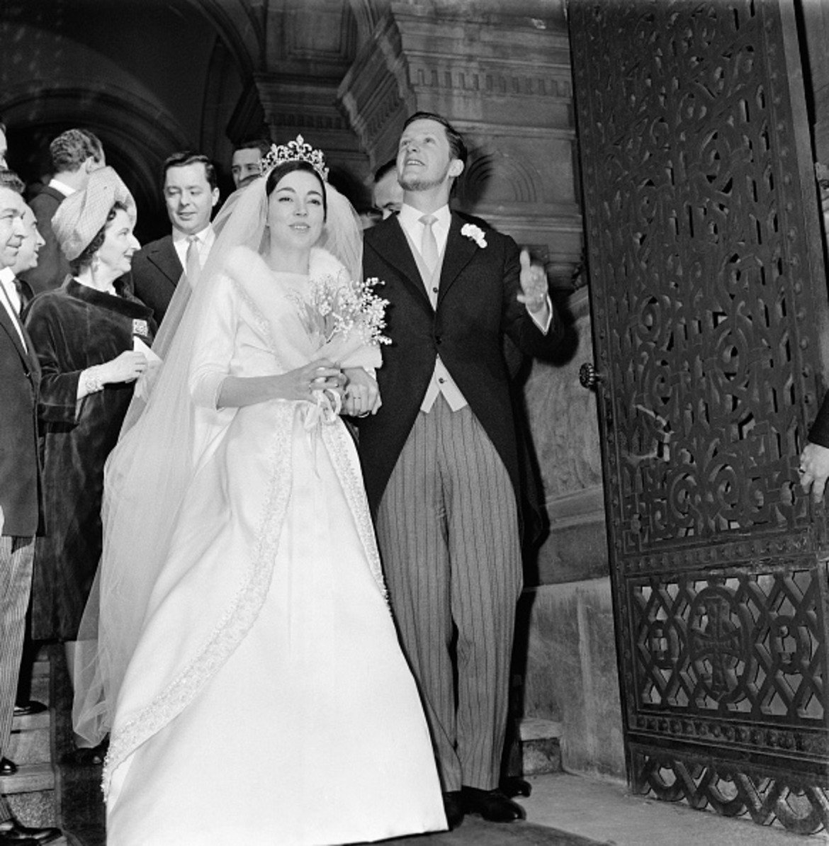 На 21 януари 1962 година Симеон Сакскобурготски се жени за доня Маргарита Гомес-Асебо и Сехуела, от испанско благородническо семейство