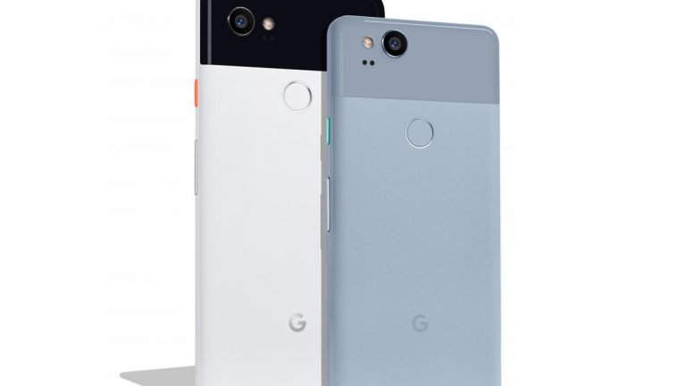 3. Google Pixel 2 
Android в чиста версия и форма на корпуса, която позволява свободно използване дори само с една ръка - Pixel 2 пасва идеално на дланта ви, а 5-инчовият дисплей лесно може да бъде управляван с един палец. Дизайнът може да не е кой знае колко впечатляващ, но всеки недостатък е компенсиран от страхотната 12-мегапикселова основна камера. Pixel 2 идва с двойна система тонколони, разположени в предната част на корпуса, Snapdragon 835, 4GB RAM и защита от проникване на вода и прах.
