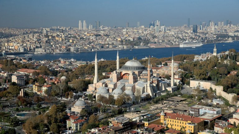 Експлозия в „българския“ квартал на Истанбул