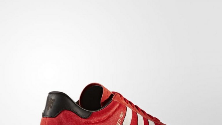 Клас '92 вдъхнови специална серия маратонки на Adidas, брандирана с тази марка.