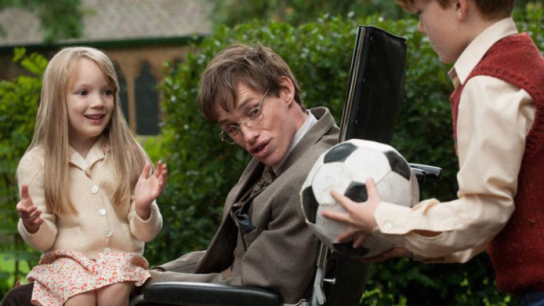 За най-добър актьор в игрален филм бе избран Еди Редмейн в The Theory of Everything”. Филмът е биографичната история на един от най-големите умове – Стивън Хокинг. Създаден е по мемоарите му „Travelling to Infinity” и разказва за времето когато 21-годишният Хокинг се влюбва в своята колежка от Кеймбридж Джейн Уайлс и паралелно с това получава ужасяващата диагноза за амиотрофична латерална склероза – болест, която според докторите му отрежда продължителност на живота не повече от година-две.