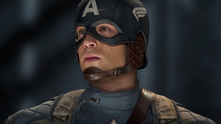 5. Captain America: The First Avenger (Капитан Америка: Първият отмъстител, 2011)

Младият Стив Роджърс (Крис Евънс) има дребно тяло, но голямо сърце. По време на Втората световна война е избран за експеримент, който го превръща в перфектния войник - Капитан Америка. От него (разбира се) зависи дали ще бъде победена ХИДРА - подразделение на нацистите, водено от стремящия се към пълна власт Червен череп.