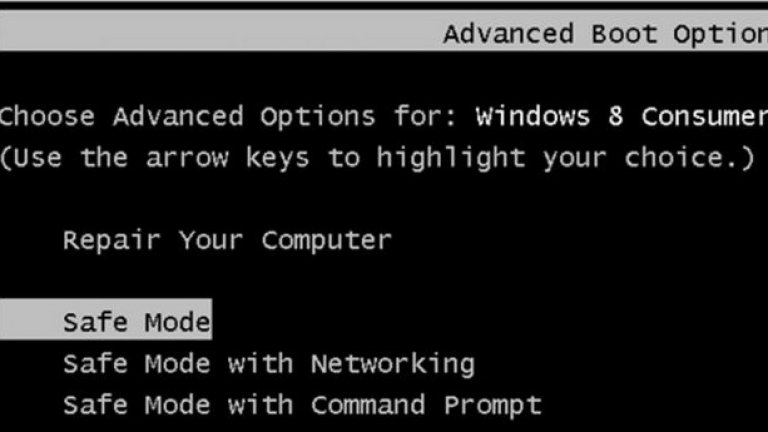 6. В търсене на Safe Mode

Safe Mode е точно това, което очаквате (и ви е спасявало неведнъж през годините) - безопасен начин да стартирате компютъра в режим без автоматично тръгващи програми, изчистен само до най-важните драйвери. Той често помага на компютъра да стартира, когато иначе това не се случва по една или друга причина.

При Windows 10 достъпът е малко по-нетрадиционен, отколкото беше досега. За да влезете в Safe Mode задръжте Shift докато се зарежда Windows (или го задръжте, докато давате рестарт).