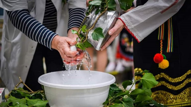 На Бабинден - "женско царство"