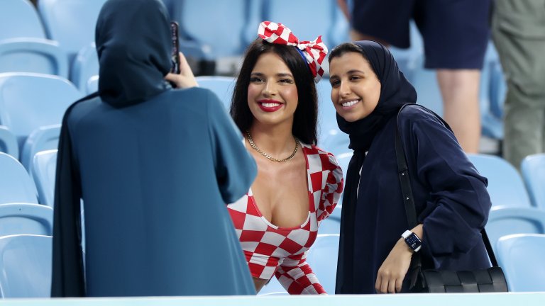 "Когато чух за изискванията за дрескод, си помислих: О, Боже, та аз дори нямам толкова покриващи дрехи!"