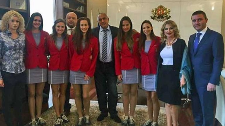 Благодарните федерации не носят нито повече гласове на изборите, нито повече медали.