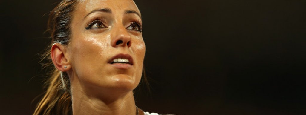 3. Пея под душа
„Вярвам, че всички спортисти се движат добре и чувстват музиката отвътре. Обичам да пея. На 12 г. бях част от училищния хора преди да избера пистата пред музиката, но израснах с нея. Сестра ми имаше много дълга връзка с музикант, така че съм била около музиканти и музиката дълго време. Харесвам да слушам различни стилове. В последно време слушам новия албум на Риана, както и RnB, хип-хоп и хаус. Пея постоянно, но най-доброто място за това е под душа. Любимата ми песен за под душа е Holding on to You на Terence Trent D`Arby!“.