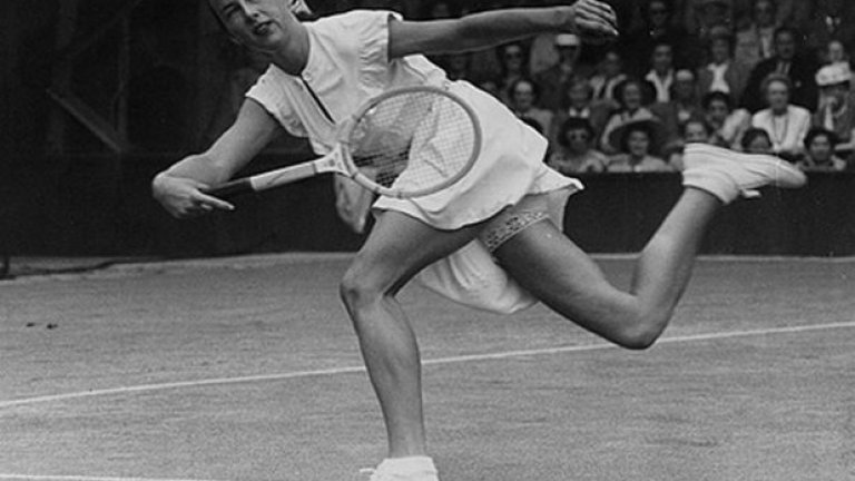 Гъси Моран, 1949
Гъси Моран беше първата тенисистка, която показа бельото си. Преди повече от 60 години я обвиниха, че е вуларна.