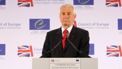 Бившият премиер на Норвегия е опитал да се самоубие заради скандала с досиетата "Епстийн"