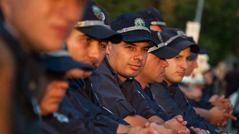 Ден 33. Стената падна