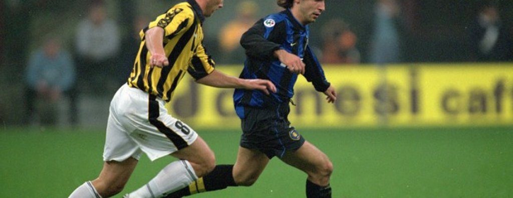 Андреа Пирло
По-вероятно е да си го представяте и спомняте с екипа на Милан или на Ювентус, но Професора прекара три сезона като играч на Интер в края на 90-те и началото на новия век. През 2001-ва той се присъедини към Милан, след като не успяваше да се пребори за мястото, което му се полагаше при "нерадзурите". Преди да бъде продаден на градския съперник, Андреа бе под наем в Реджина и Бреша.