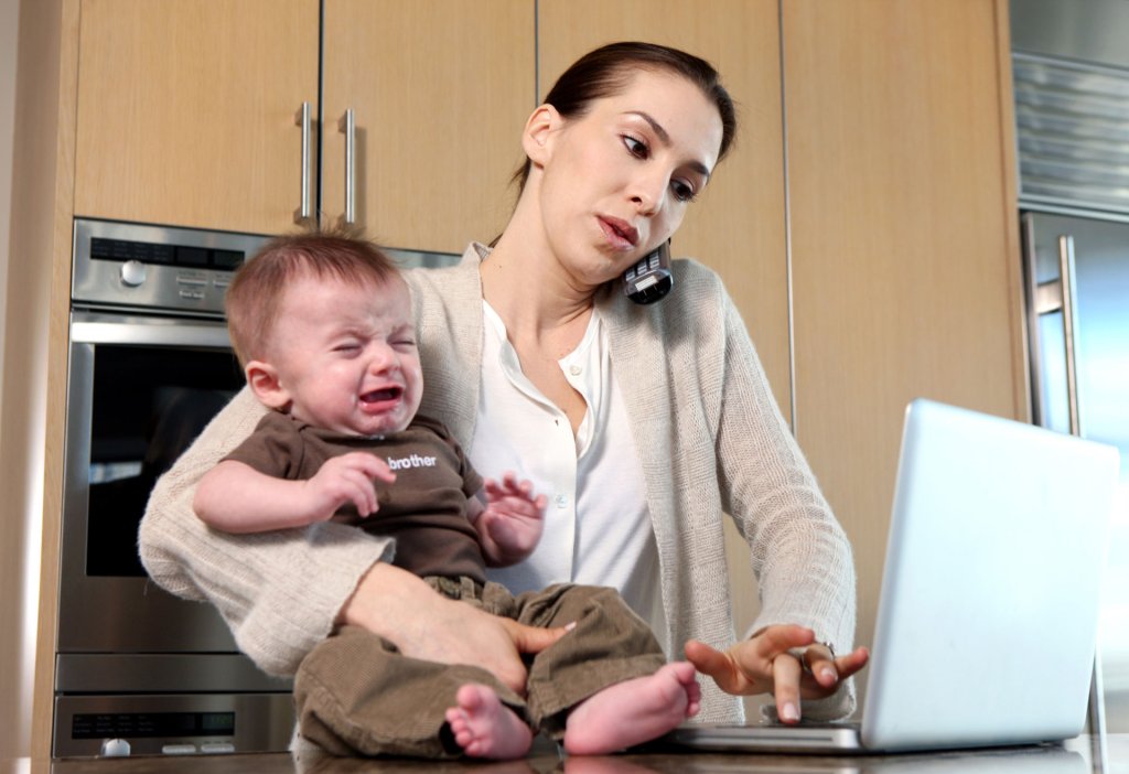 уморена майка