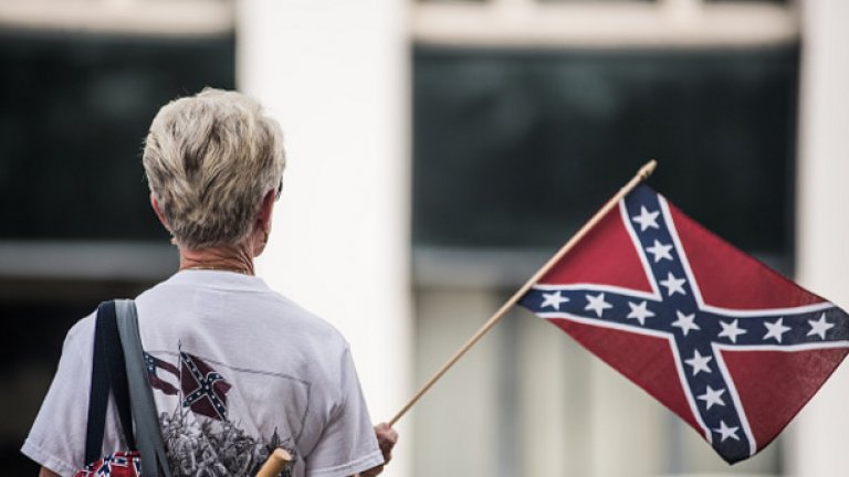 За много американци това знаме е символ на робството и расовите конфликти