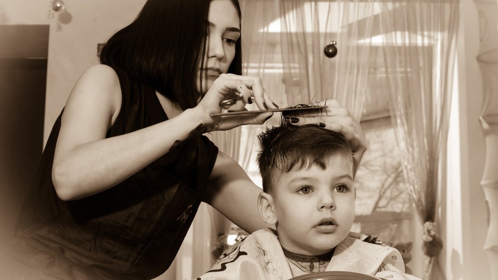 hairdresser-659145_1920