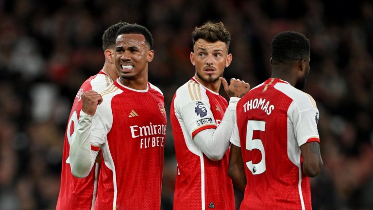 Арсенал излезе начело и спести усилия