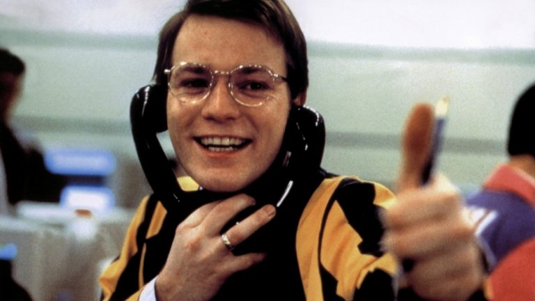 9. "Аферата "Беаринкс" (Rogue Trader, 1999)
В тази финансова драма, Макгрегър играе Ник Лийсън, амбициозен инвестиционен брокер, който успява собственоръчно да фалира една от най-старите и важни банки във Великобритания. Филмът е по истинска история, създадена на база записките на истинския брокер, а ролята на актьора проследява кариерата на момчето от бедно семейство, което стига до високите нива на финансовата власт.