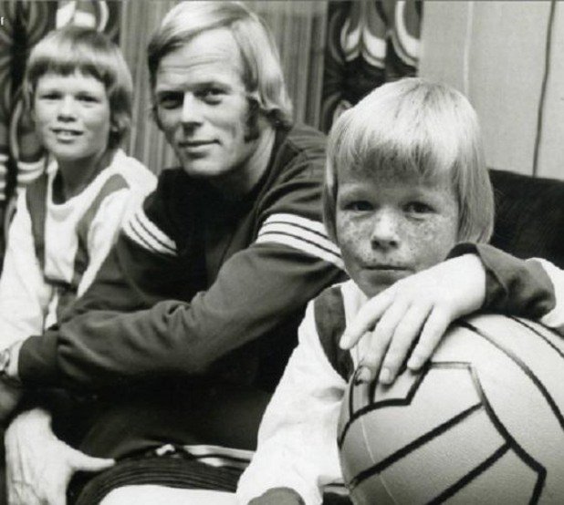 Мартин Куман със синовете си Ервин и Роналд.