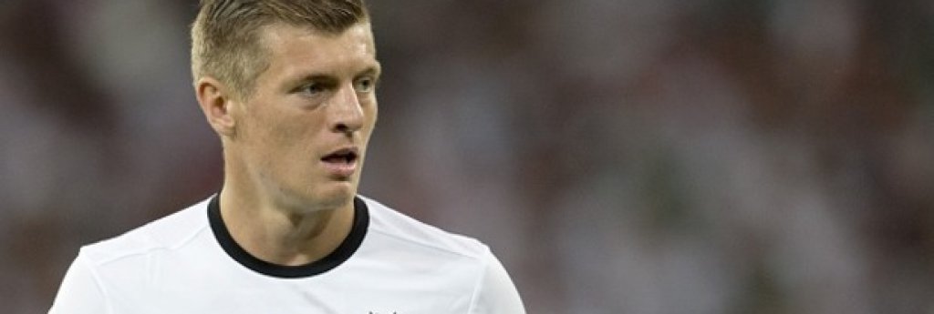 Полузащитник: Тони Кроос. С изтичащ договор през 2014 г., най-логичното бе германецът да напусне Байерн Мюнхен и да потърси ново предизвикателство. Юнайтед обаче не можеше да предложи футбол в Шампионска лига, което бе от решаващо значение.