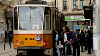 Метро, автобуси, трамваи и тролеи ще пристигат на интервали 12-60 мин.