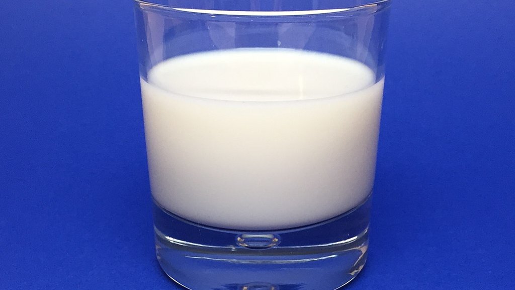 1021px-Glass_of_Milk_(33657535532)
