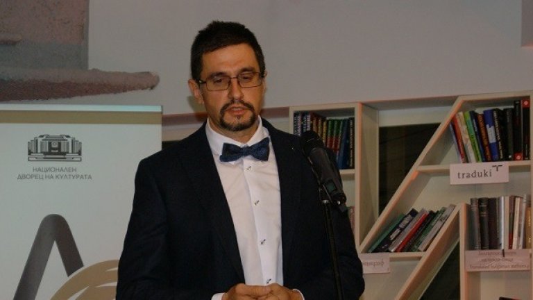 Д-р Георги Стаменов и Фондация "Майки за донорството" официално получиха званието „Будител на годината"