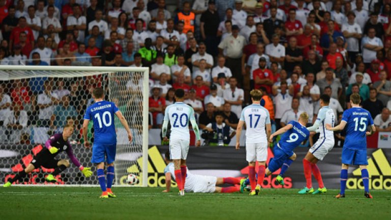 3. Победата над Англия, с която се роди новият #Brexit
The infamous #ISL commentator was back at it again for his side's 2nd goal last nightv #ENG !pic.twitter.com/W8sriJCNyY— Betfred (@Betfred) June 28, 2016