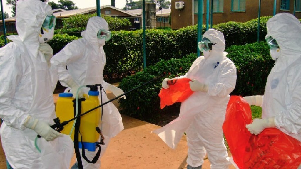 Ebola_Protective_Suit_WHO