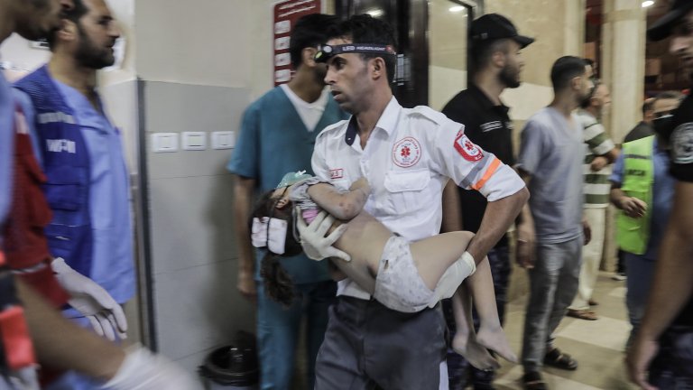 Израел и "Хамас" си разменят обвинения за това кой е виновен за удара над болницата