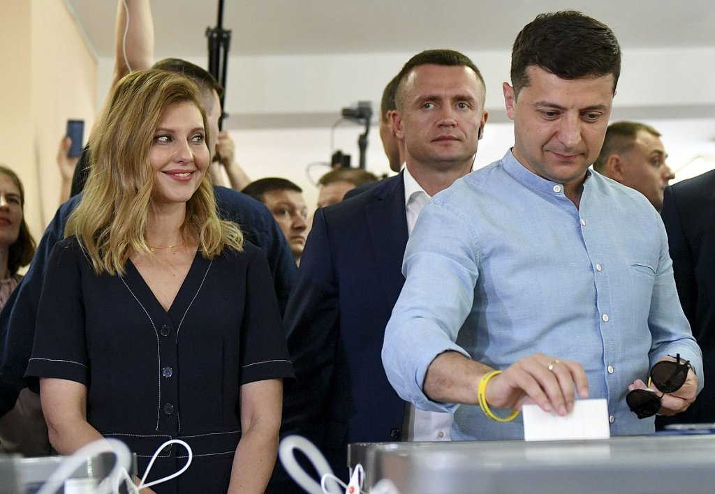 Volodymyr_Zelenskyy_voted_in_parliamentary_elections_(2019-07-21)_05