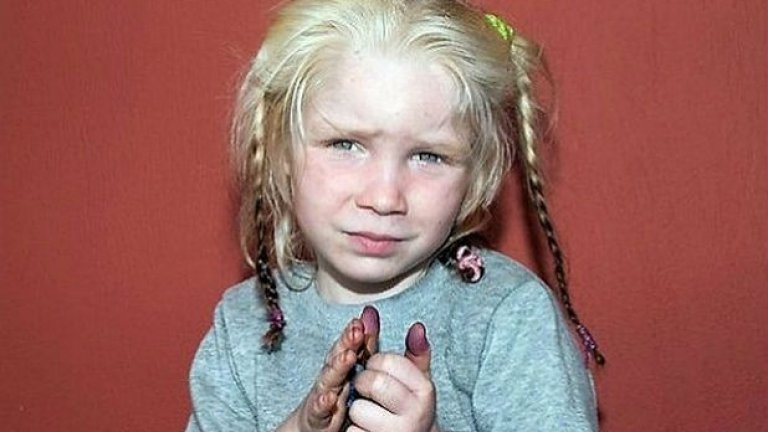 Мария, която всъщност е Станка, се оказа дете на семейство роми от старозагорското градче Николаево, които имат още 7 деца