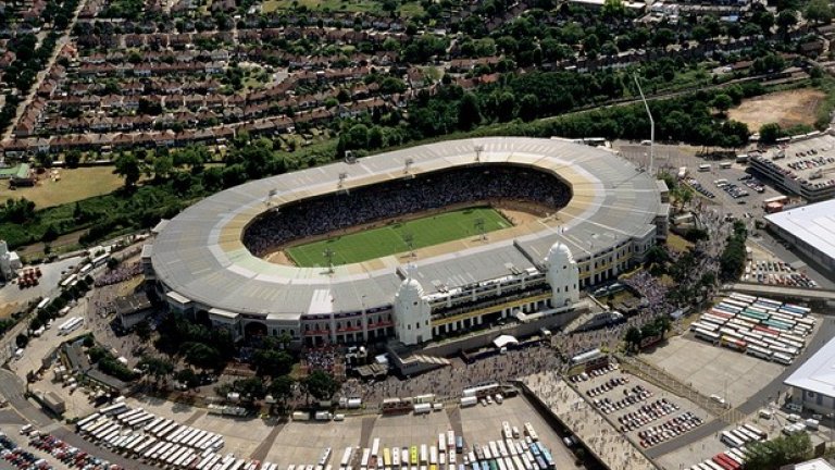 "Уембли" на Англия - Шотландия на европейското през 1996 г. Англичаните бият с 2:0 с голове на Шиърър и Гаскойн.