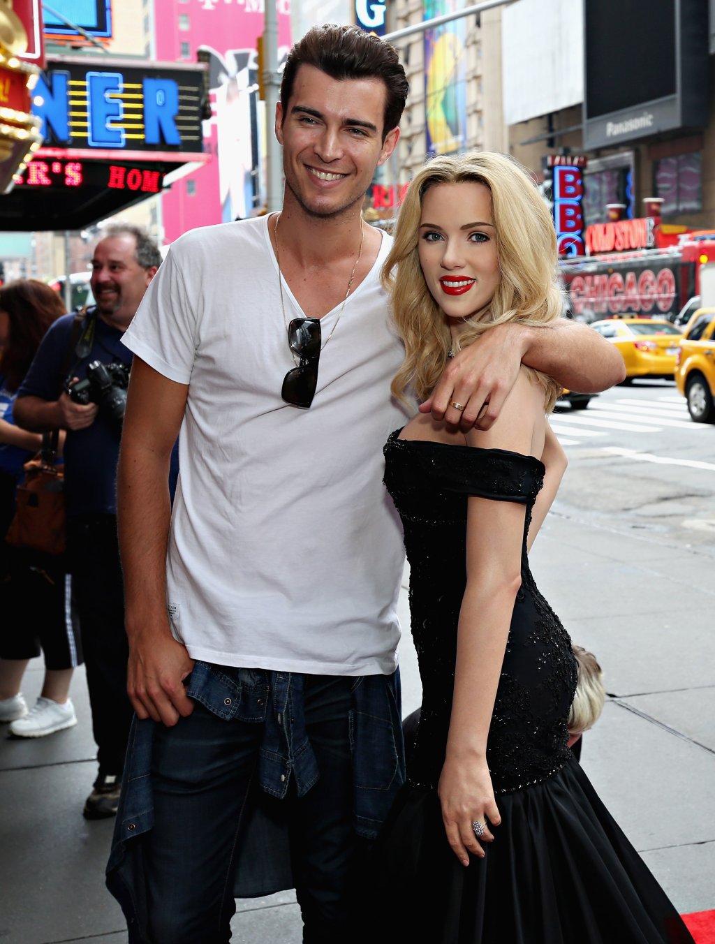 Феновете не пропуснаха да се снимат с нея