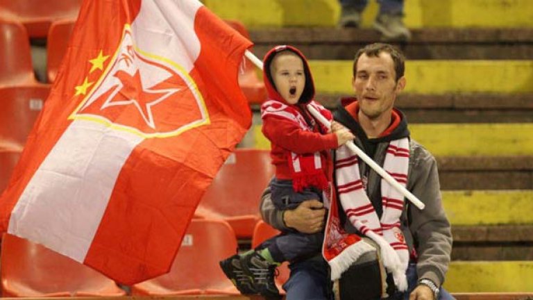 В Сърбия все още има смели хора, които водят децата си на стадиона, въпреки насилието по трибуните.