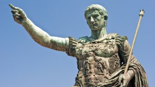 Вторият триумвират: Октавиан, Марк Антоний й Лепид