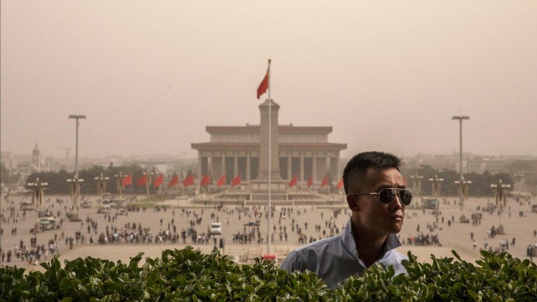 Полицай на площад Тиенанмън