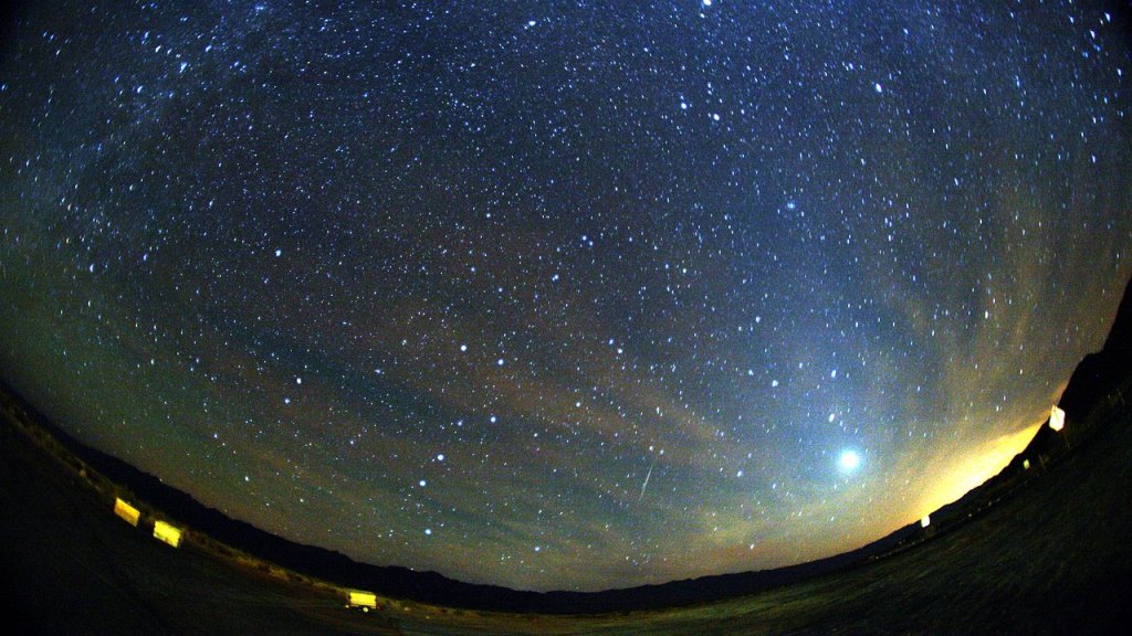 1280px-Orionid_Meteor(1)