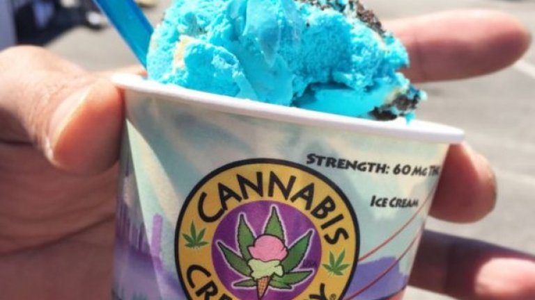 6. Сладолед с канабис 

Една не-толкова лоша в основата си идея: в крайна сметка се знае, че пушенето на трева засилва апетита. Което чудесно се комбинира със сладоледа. Но синият цвят?