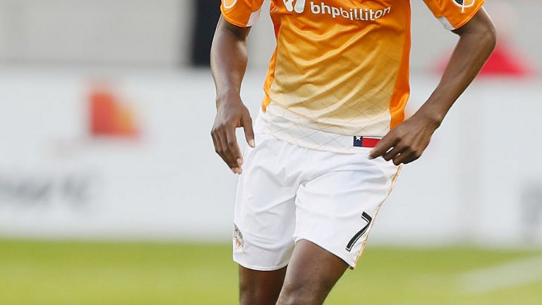 Дамаркъс Бийзли
Той е сред най-големите имена на американския футбол и има цели четири световни първенства зад гърба си. През 2018-а ще се опита да вземе участие и на пето, макар вече да не е в познатата форма. Все пак той си остава един от най-добрите леви бекове в МЛС и всеки клуб в лигата би го поискал. Хюстън Динамо ще се опитат да го задържат, Атланта също има интерес, но със своя опит и класа Бийзли може сам да избира. Изглежда малко вероятно да играе отново в Европа, след като е на 35 години и вече се пробва с екипите на ПСВ, Манчестър Сити, Рейнджърс и Хановер.