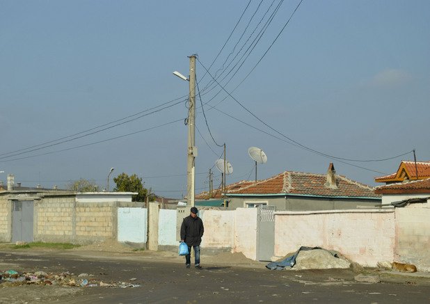 "Искаме само работа и да се молим на Аллах", казват хората в квартал "Изток" на Пазарджик